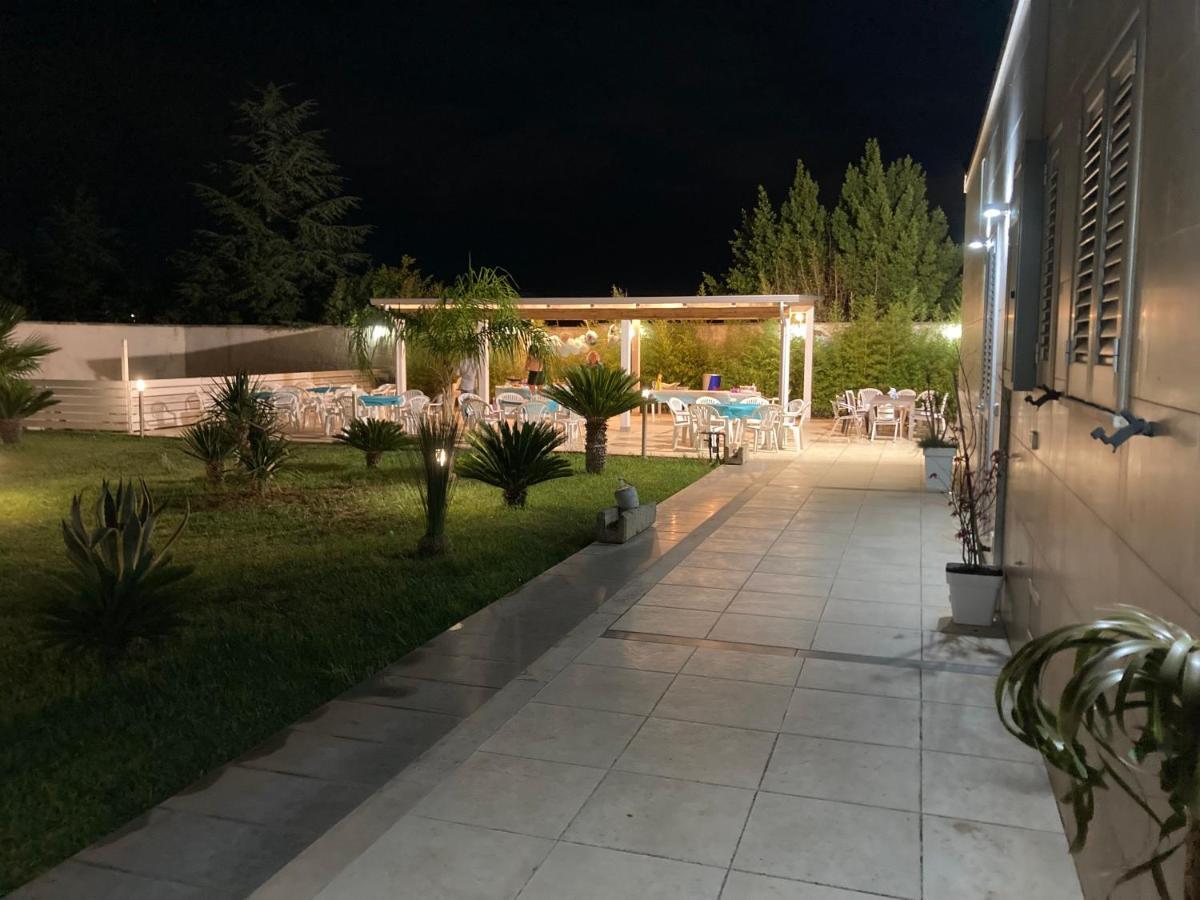 B&B Italia Carmiano  Exteriör bild